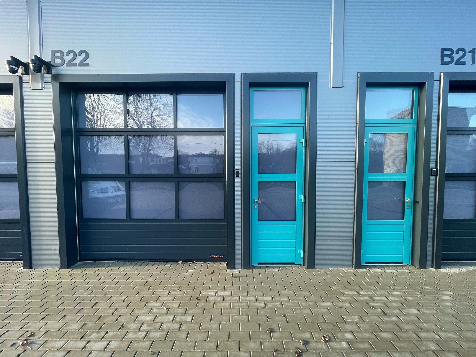 Vārtu un durvju apdare