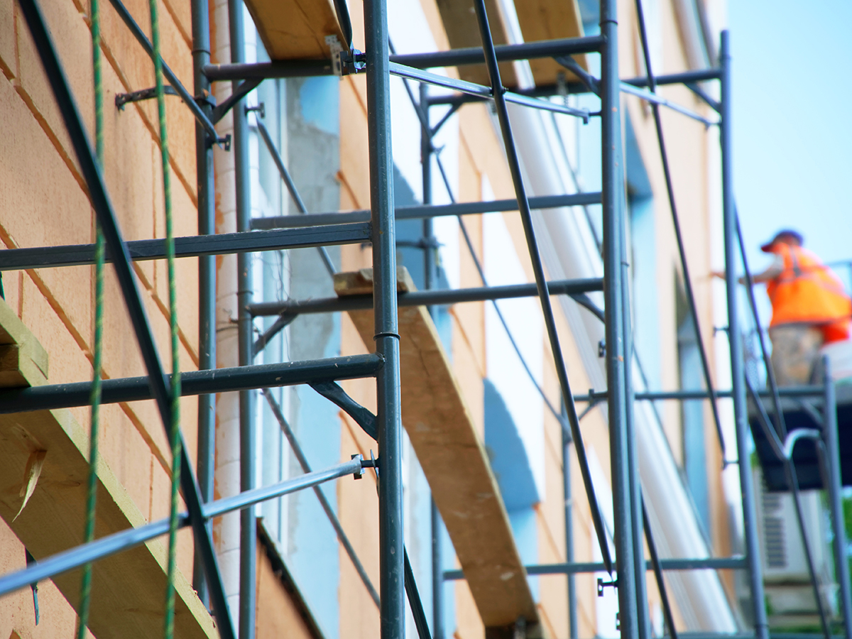 Sastatņu uzstādīšana