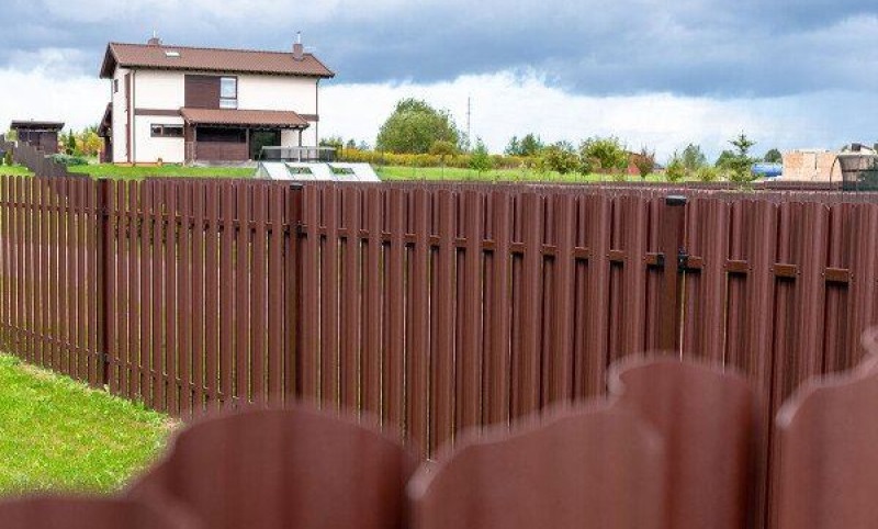 Žogi, stabi, vārtiņi