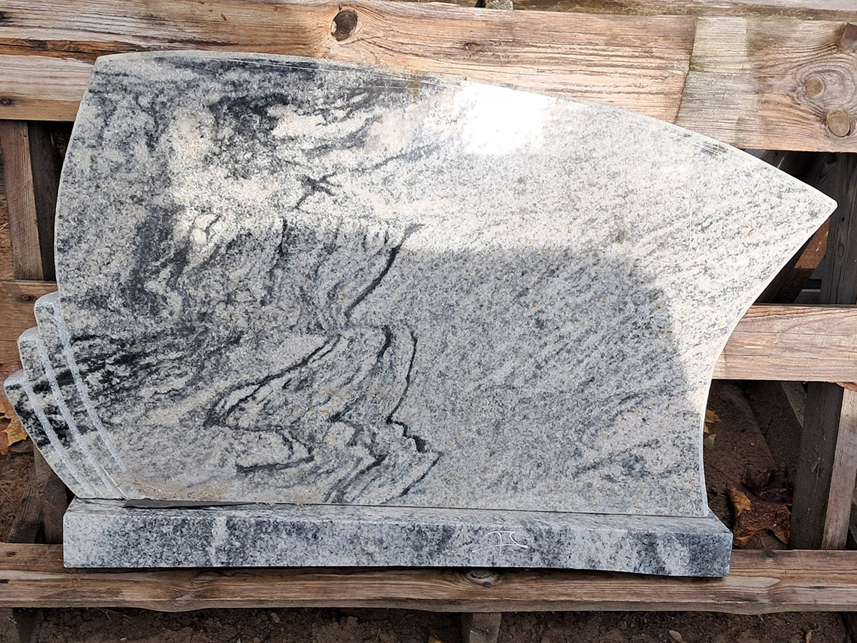 Kapu pieminekļu un kapakmeņu izgatavošana