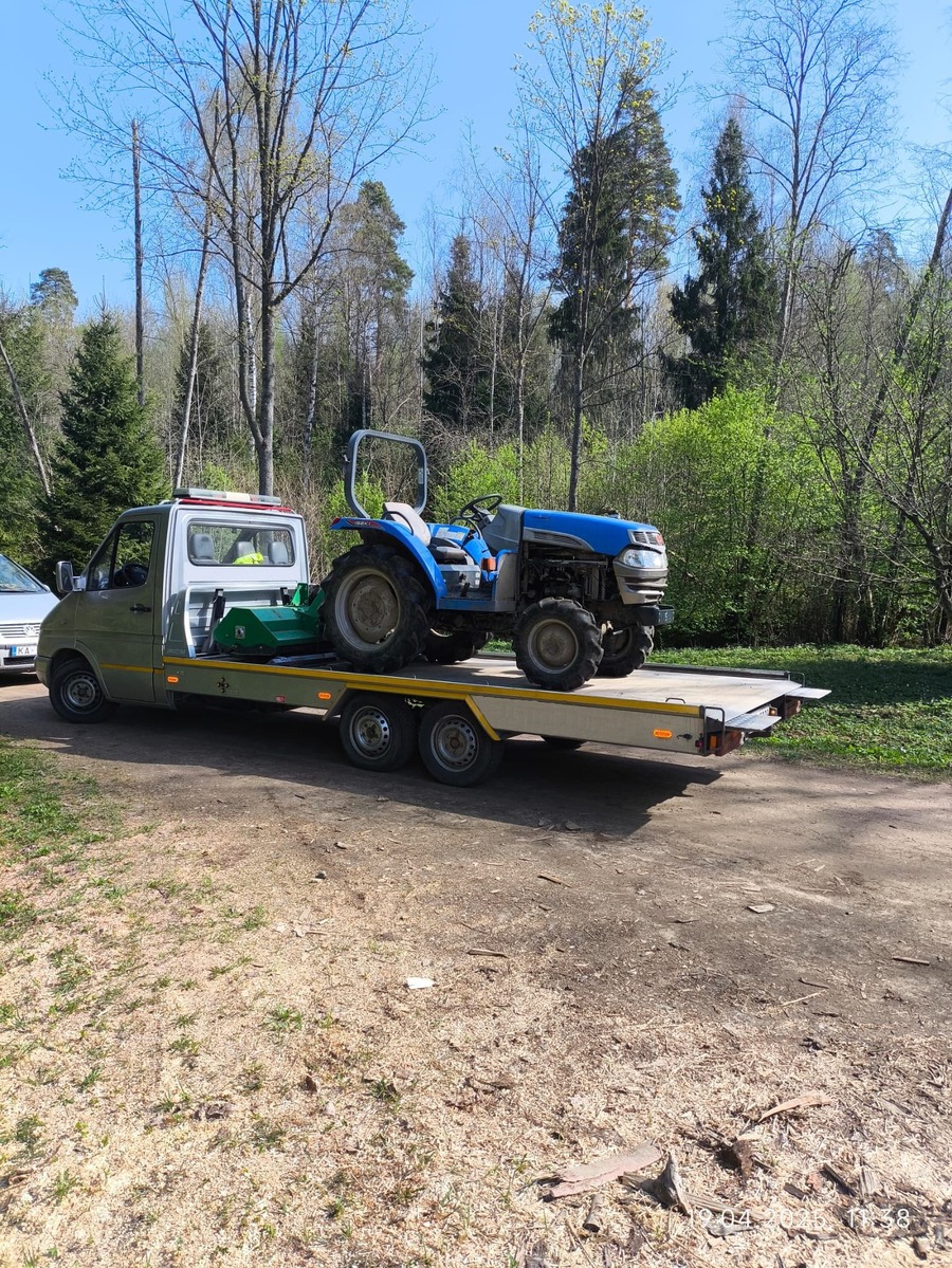 Traktora transportēšana