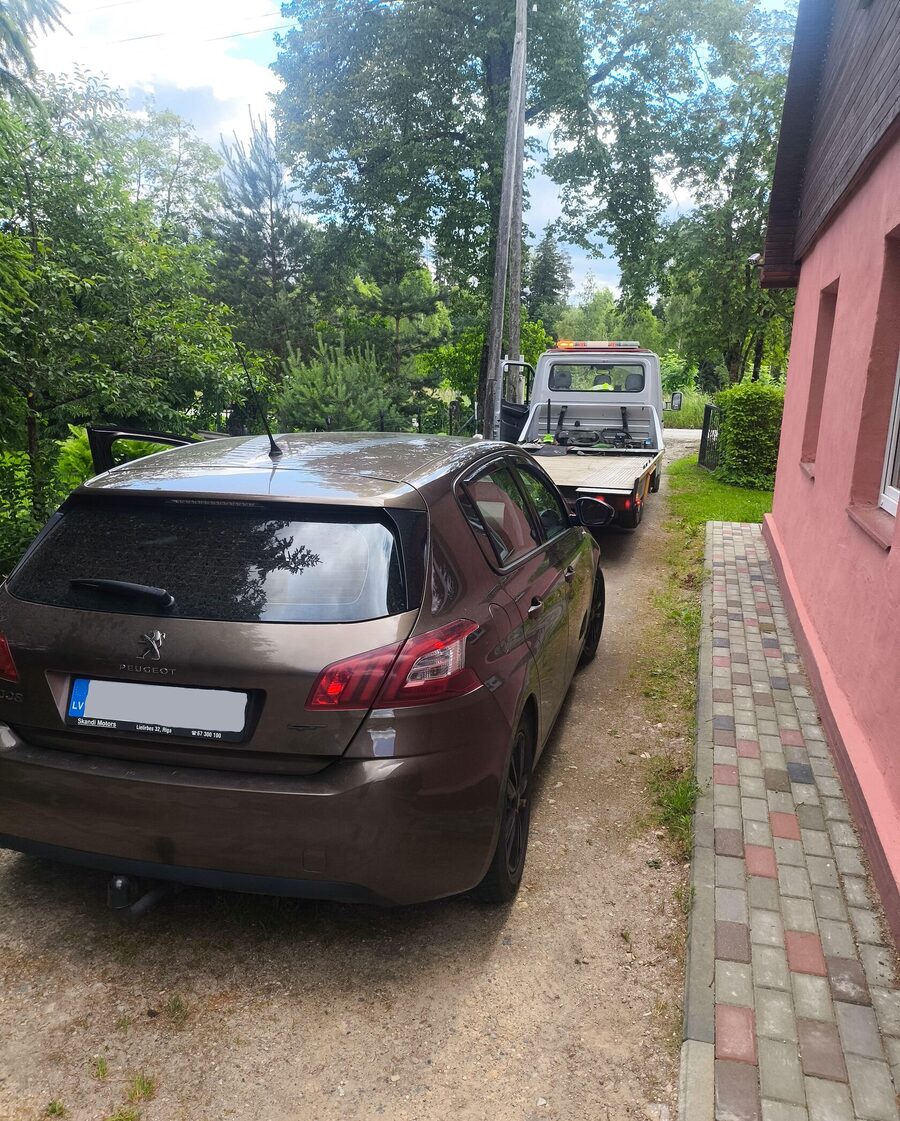 Avārijas palīdzība ceļā