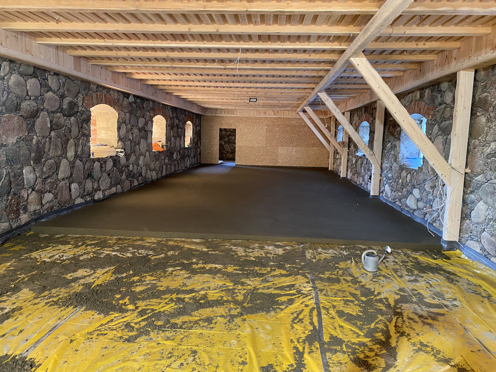 Pilna cikla grīdas izbūve