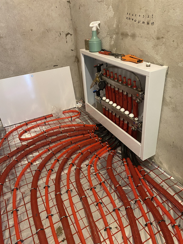 Pilna cikla grīdas izbūve