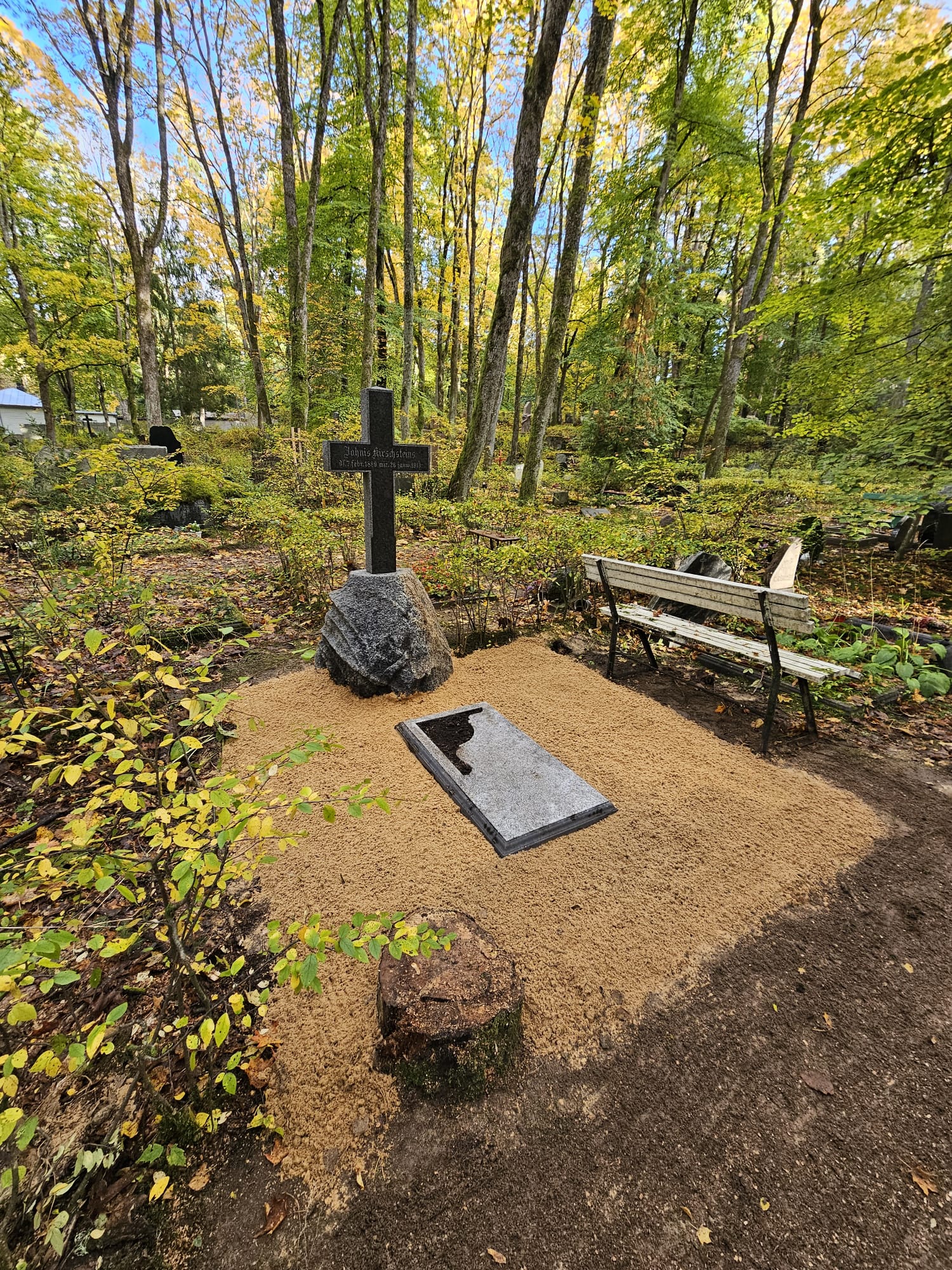 kapavietu uzkopšana