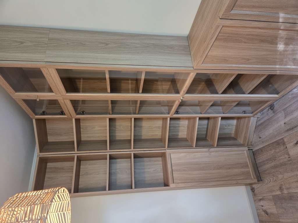 Individuālu mēbeļu piegāde un salikšana klientiem