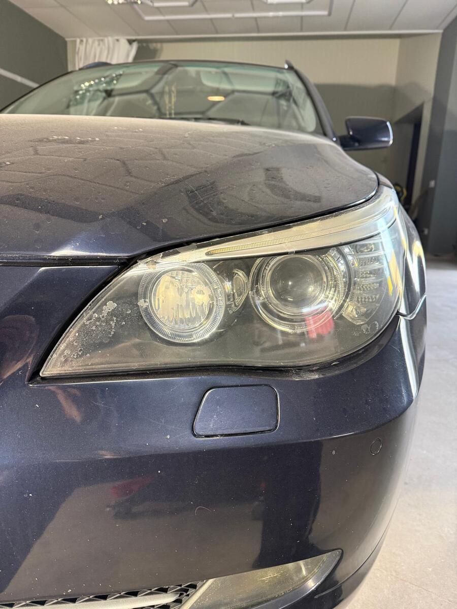 Auto lukturu pulēšana pirms atjaunošanas