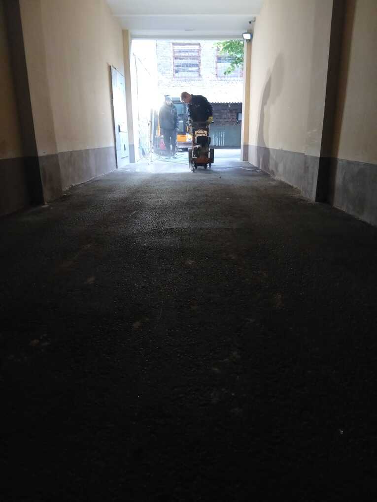 kanalizācijas bedres izsūknēšana