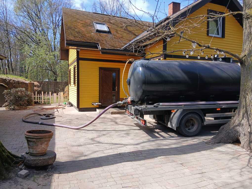 kanalizācijas izsūknēšana