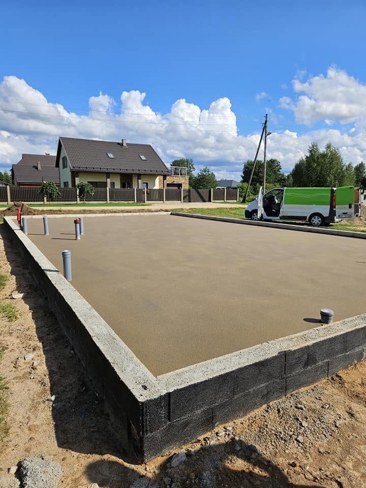 betona grīdu liešana