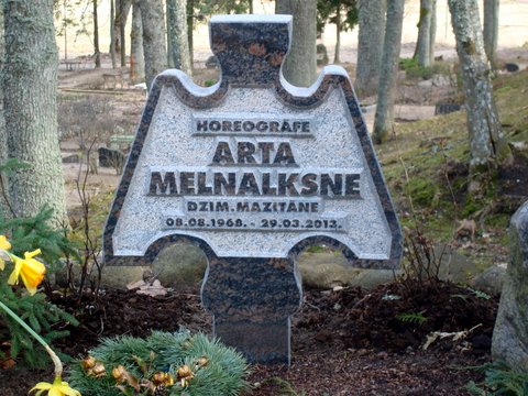 Aivars K kapu pieminekļi kapu apmales Cēsis Valmiera Sigulda Vidzeme