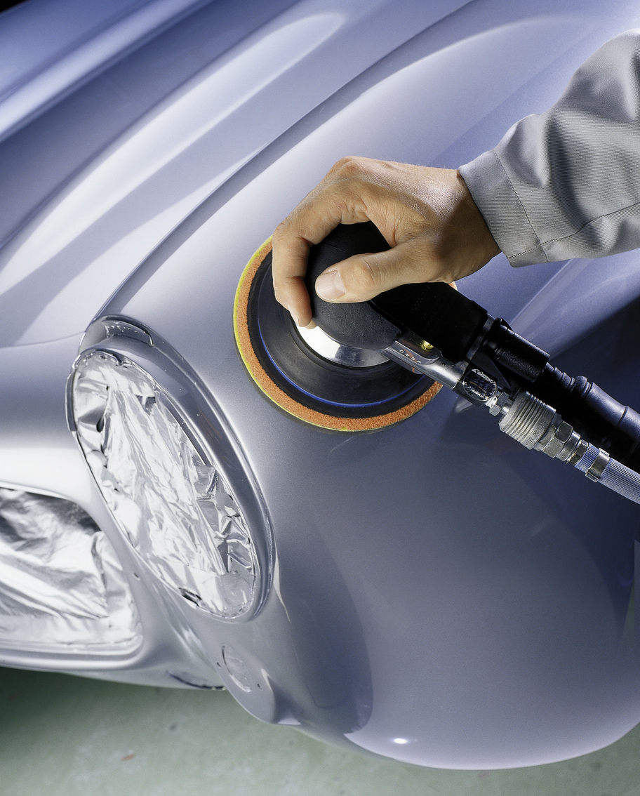 Kokapstrādes, metālapstrādes, būvniecības un servisu piederumu tirdzniecība