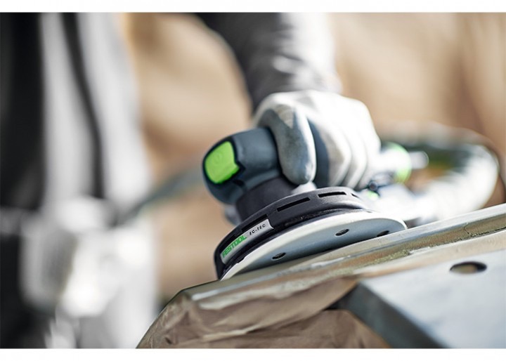 Kokapstrādes, metālapstrādes, būvniecības un servisu piederumu tirdzniecība