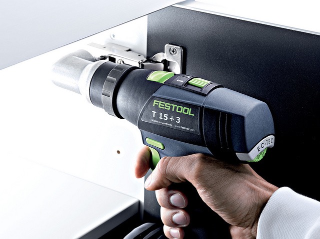 Kokapstrādes, metālapstrādes, būvniecības un servisu piederumu tirdzniecība